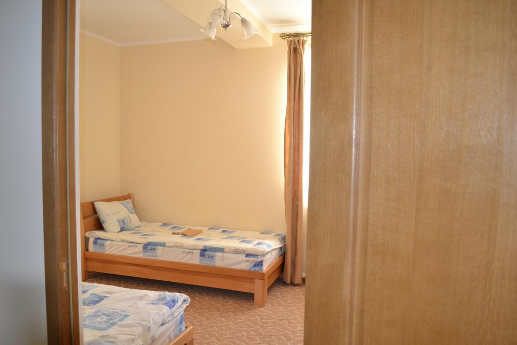 Hotel Tonal Mukatschewo Zimmer foto